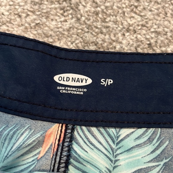{Old Navy} Men’s Swim Trunks - Picture 5 of 10